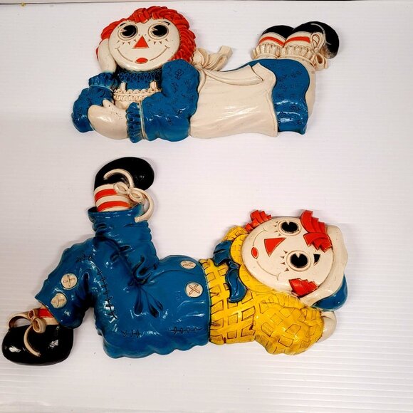 Raggedy Ann and Andy Plastic Set 2 Wall Plaques 1977 Bobbs Merrill Hangings - Picture 1 of 5